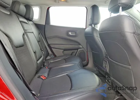 2019 Jeep Compass Latitude z USA, uszkodzony, nr VIN 3C4NJDBBXKT597463